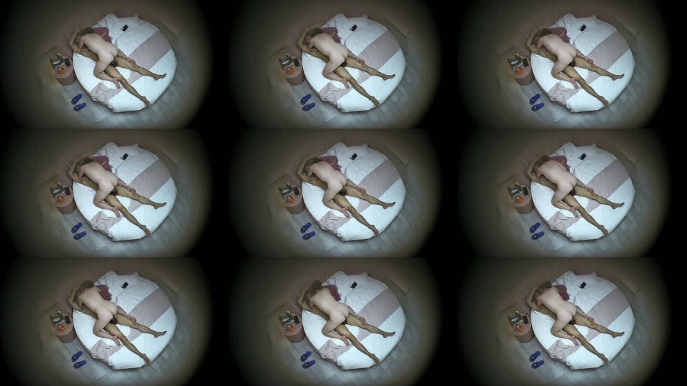 上帝視角 5-18㊙️男人約情人出來打炮 兩人一見面就抱上了 乾柴烈火 少婦趕時間 被操都還在接電話