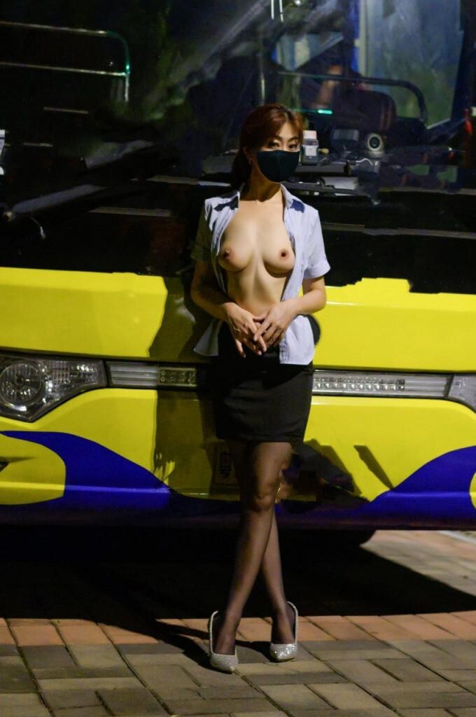 愛露出的人妻[27P]