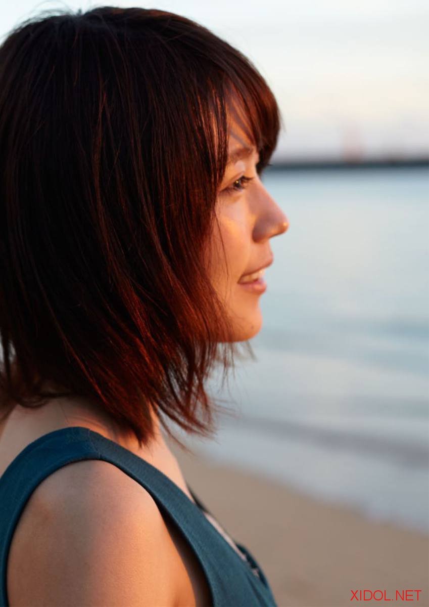 [Photobook] 有村架純写真集「FiRST TRiP ハワイの場合」