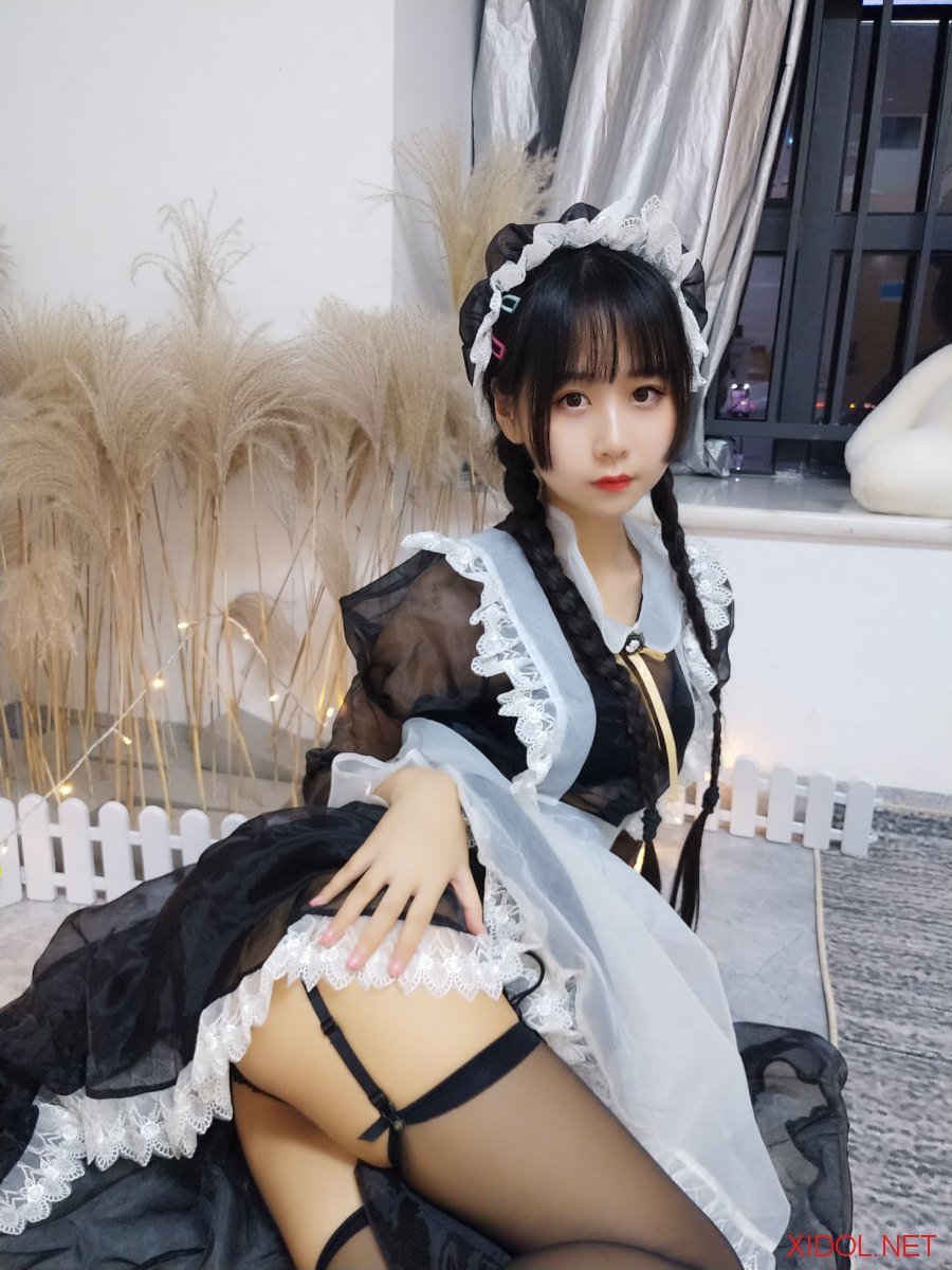 [Cosplay] 萌芽儿o0 透明女仆自拍 [26P-100MB]