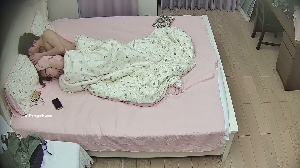 5-27情趣酒店 年輕小帥帶著清純小女友開房 妹子是真嫩啊