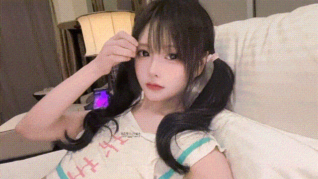 可愛雙馬尾高顏值魅魔美少女【小月喵】下海與金主露臉足交性愛自拍