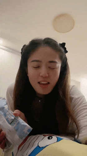 真實良家人妻【欲求不滿小少婦】兩口子家中做愛氣質出眾小少婦奶子大眼鏡反差，無套幹兩次