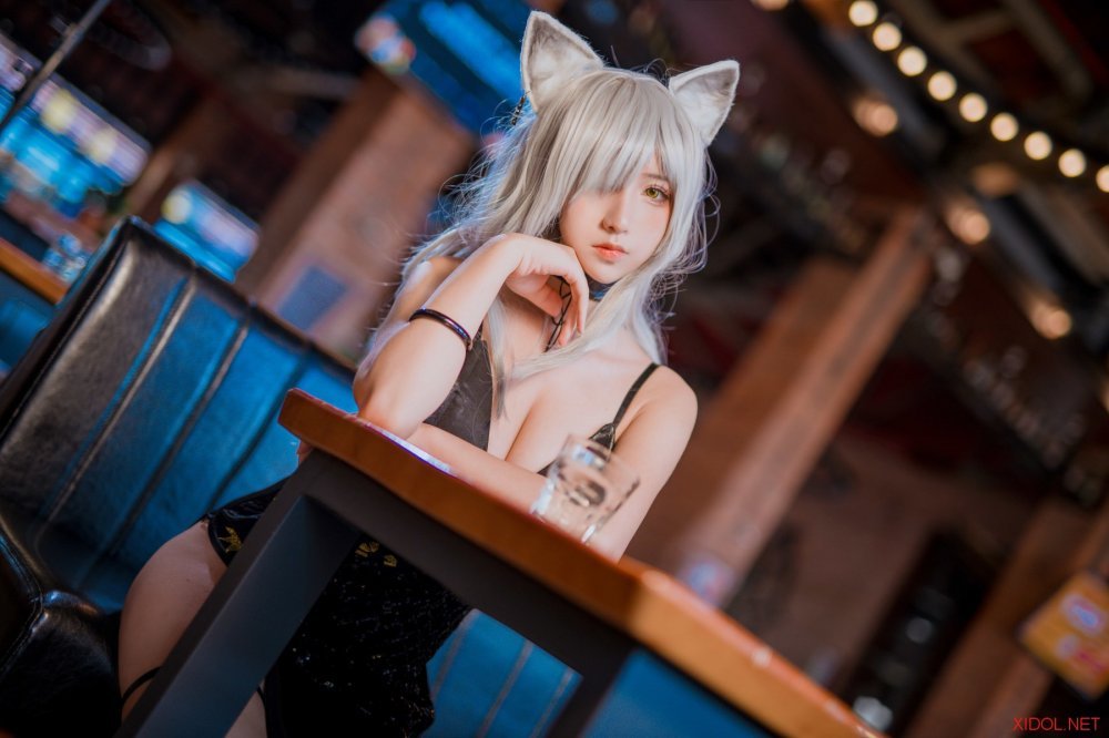 [Cosplay] 九曲Jean 明日方舟 黑 周年礼服 [9P-65MB]