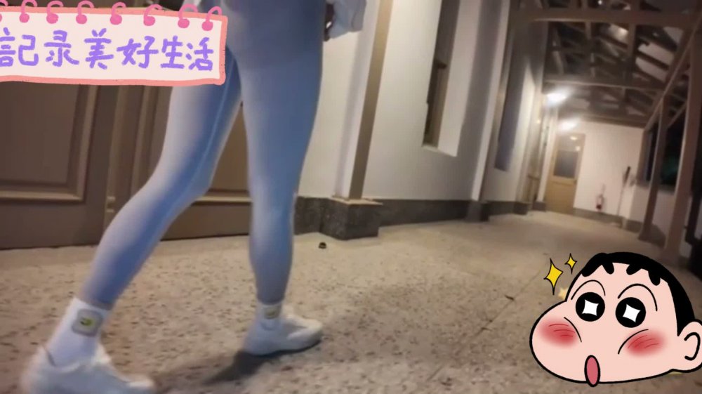 洋氣顏值又高，極品眼鏡妹MitsuKatty狂野口交激情啪啪，後入猛乾潮噴，白虎嫩穴中出內射