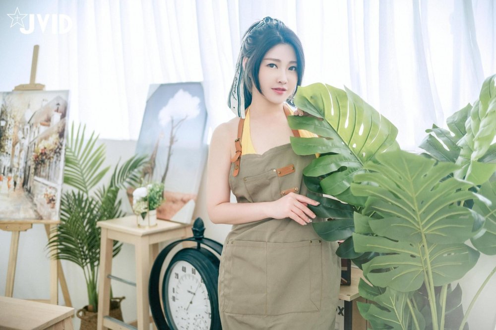畫室巨乳學生狂開腿，她真的好濕[91P]