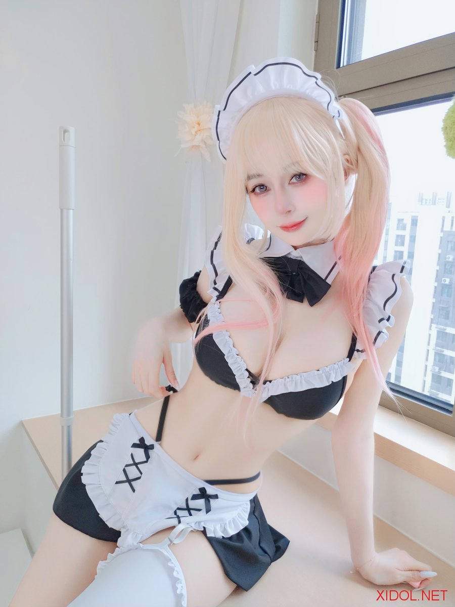 [Cosplay] 白银81 Fantia 2025年12月订阅合集 [144P1V-1.26GB]