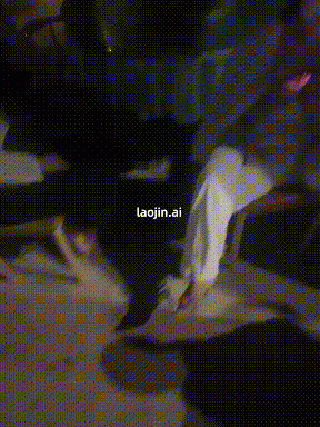 戶外打野戰！ 多人啪啪，深夜帶幾個妹子出來露出，酒店再輪番操，精彩刺激