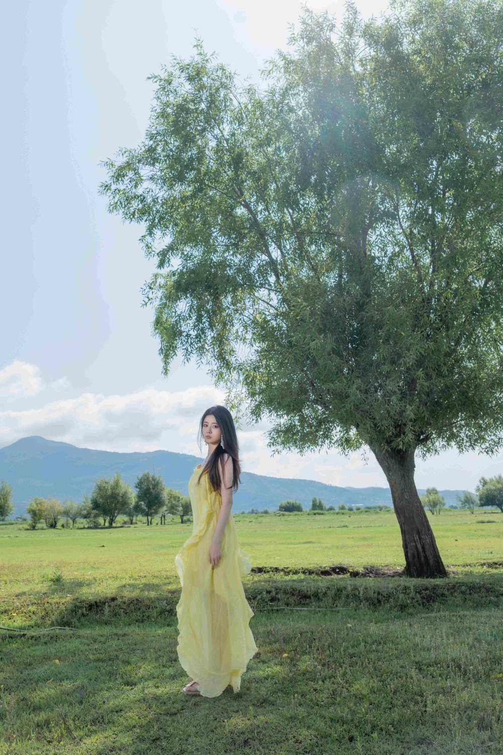 年年現代 - 綠茵，綠草如茵淡黃長裙[70P]
