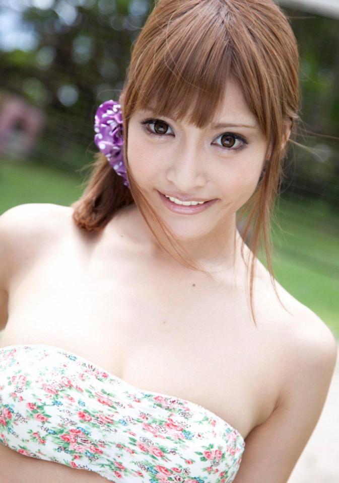 Flirty and playful Allgravure Girl[20P]