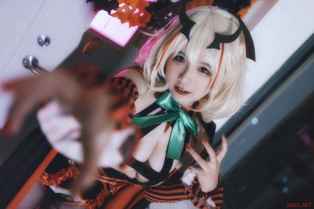 [Cosplay] 阿半今天很开心 碧蓝航线 罗恩 万圣节 [28P-445MB]