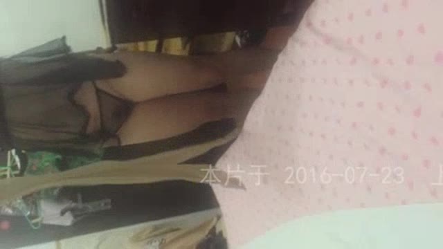 52岁露脸熟女穿情趣内衣，肉色丝袜狂诱惑我3